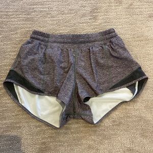 Lululemon Hotty Hot Short II 2.5